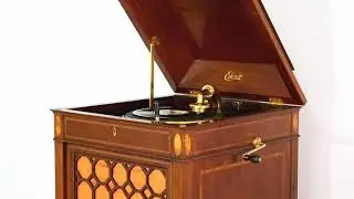 Hot jazz by Red and Miff's Stompers, 