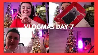 disney christmas tree tour, book of the month, and I need this reading journal! | vlogmas day 7 🐭🎄