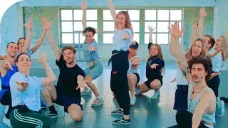 IMITANDO BAILES VIRALES CON FAMA A BAILAR | Roenlared