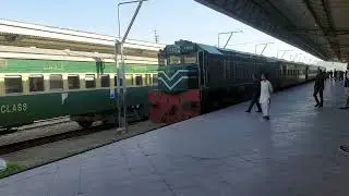 Pakistan Railways : Jacobabad Bound Train Departuring Sukkur *Queen Of Rohri-Sukkur* @MujtabaVlogs