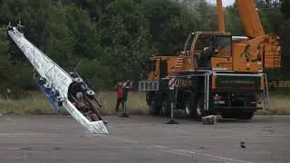Crashversuch mit Segelflugzeugrumpf