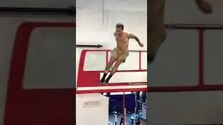Speed parkour run by Michael Sliger @ Origins in Vancouver, British Columbia 🇨🇦