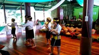 Busak baku..lundayeh traditional dance