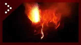 Stromboli, prosegue l'attività eruttiva: le immagini dal drone in volo nella notte
