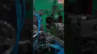 How to regulate the gap between rollers, rolling machine