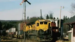 NYS&W B40's on Sealand #258, and Susquehanna Business train in New Jersey. 1994-95