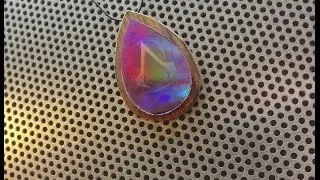 DIY Holographic Jewelry = Laser engraver + old CD + scrap wood