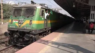 Killer Horn & Killer Acceleration ! Garib Rath Exp With India's Most Powerful Electric Locomotive !!