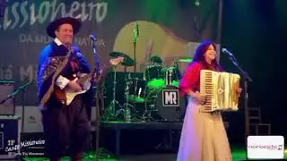 Participação  no 13 canto missioneiro  com  a cantora e acordionista Marines Siqueira