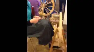 Spinning alpaca yarn