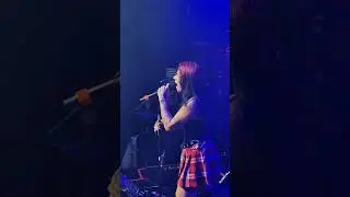 Decode ao vivo &eacute; um sentimento🖤✨ #decode #paramore #cover #aovivo #emo #poppunk #live #al&eacute;xia
