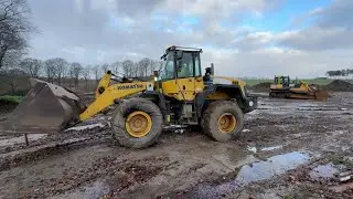 K&oslash;b Gummiged Komatsu WA320-5H p&aring; Klaravik