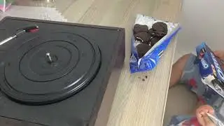 Lots of Oreos and Oreo Record Player | Turn My Oreo Creating Spins and Eating Oreos | Spinning Oreos