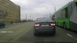 2017 03 20 Подрезала KIA 5219 НС 7 мост на Долгобродской