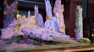 ~ Millennium Falcon CAKE 🍰 ~ #starwars #millenniumfalcon #disney ##disneylandresort #cake