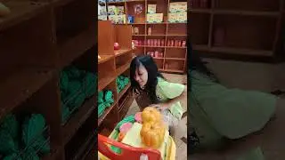 Playing Supermarket | Gia and Demi playing grocery store | Play pretend