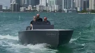 The Biggest Electric Center Console | Fast Electric Boat | Phoenix 29 | CEBC