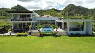 Modern Estate Next to Country Club in Malacatos