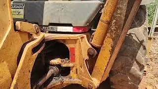 problema no comando traseiro da retroescavadeira 580m