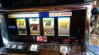 IGT TRIPLE LUCKY 7 SLOT MACHINE