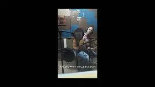 RENESITO AVICH EN BLUE BOX Studio