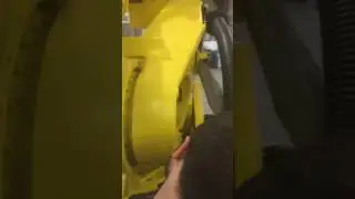 ROBOT FANUC R-2000iA durante il cambio grasso in EUROBOTS