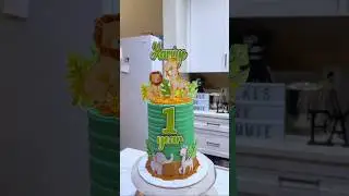 Jungle Theme Cake for a Wild One! 🦁🦒 | 1st Birthday Cake Decorating #junglesafari
