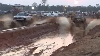 AIR MUNDY vs. INSANITY - Mega Truck Drags