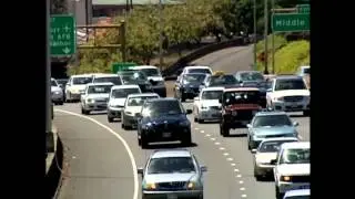 Mother gives birth on H1 Freeway