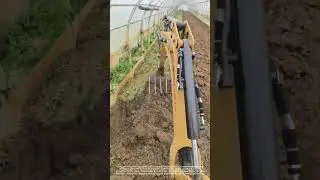 Deeply plow the farmland with an excavator.