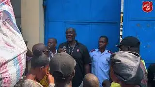 No&euml;l : Grande distribution de cadeaux au QGT RD-CONGO | Service Social & Relations Publiques