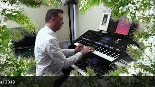 White Christmas Yamaha Genos Roland G70 by Rico
