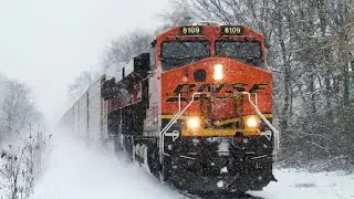 NS 33K in the heavy snow @O&rsquo;Fallon, MO (11/30/24)