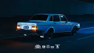 Cruising with a 1970s Volvo. | 4K