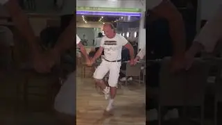 🌏 Mustafa Muće ponovo pravi show u kolu - Vitez #zabava #shortsvideo #kolo #4k