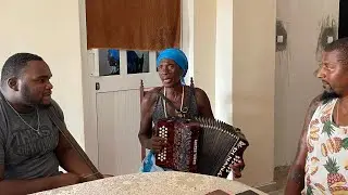 PRIMEIRO MUDJER QUE COMEÇA TOCA GAITA NA SANTIAGO RINCÃO