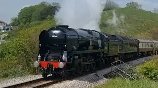 75014 braveheart and 34046 Braunton on the English riviera express 3/05/25