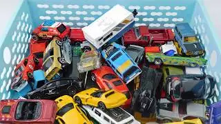 MIND-BLOWING Comparing the new Hot Wheels 2025 castings vs forgotten gems from the 2000s.