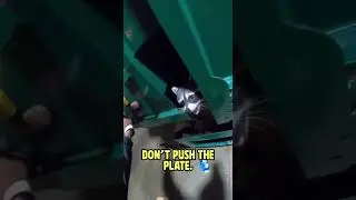 Енот в мусоропрессовочной машине #POV #СпасениеДикихЖивотных #СпасениеЕнотов #ГородскоеСпасение