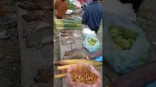 Shocking Asia: Farmer's Market on the Border of Laos and Vietnam #shockingasia #asia #laos #vietnam