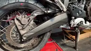 Como montar e desmontar as rodas da XT1200z Super Tenere
