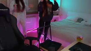Уф аринян и ее подруга / TWITCH MOMENT