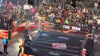 THE MAN BECKY LYNCH FULL ENTRANCE NEW SONG LIVE WWE RAW MONDAY BARCLAYS