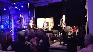 J I V E på Kulturens Hus i Söderhamn  NonStop dans med DONNEZ 5 jan.-2018 TACK o KRAMIZ Killar :-)
