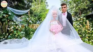 Barbie wedding toy, willing to marry Barbie to successfully hold a wedding