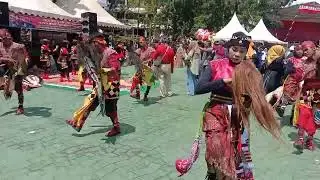 tarian persembahan WTB  alun2 engku putri.bc