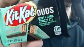 2019 Kit Kat Dark Chocolate Mint Duo Limited Edition Food / Drink Review