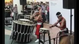 Шоу японских барабанщиков 