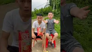 tưởng TH&Ocirc;NG MINH v&agrave; rất HỮU &Iacute;CH+74#cam...Cậu b&eacute; tốt bụng v&agrave; anh trai đ&atilde; cho đậu phộng #shorts