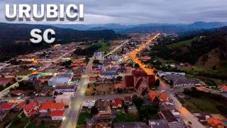 Sobrevoando a cidade de Urubici Santa Catarina por drone 4k